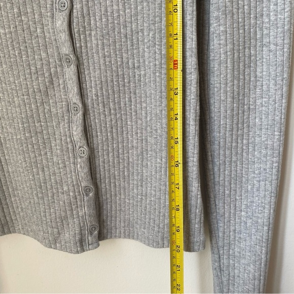GAP Women's Gray Ribbed Cotton Sweater size XS - Picture 6 of 7